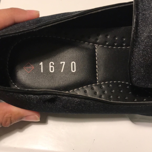 1670 Slip on Dress Shoe Faux Suede - Picture 5 of 5